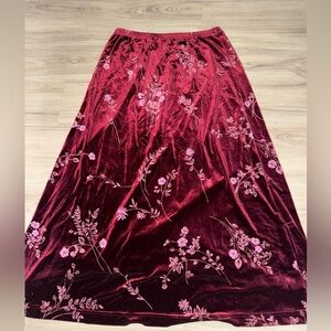 Women's Velvet Floral Maxi Skirt - Wine Red